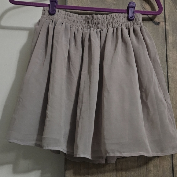 FOREVER 21 Chiffon flowy mauve mini skirt. Size small - Picture 8 of 8